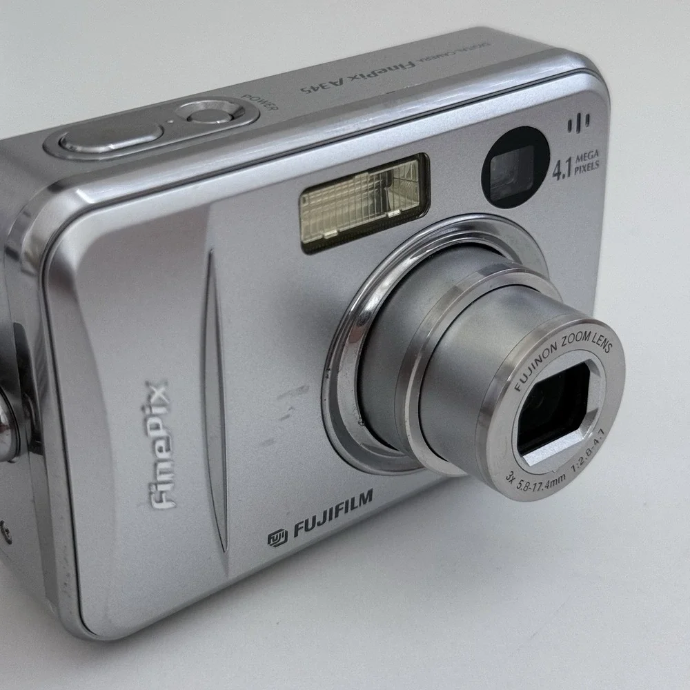 Fujifilm FinePix A345 Digital 4.1MP 3x Zoom Silver CAMERA ONLY *LENS NEED REPAIR